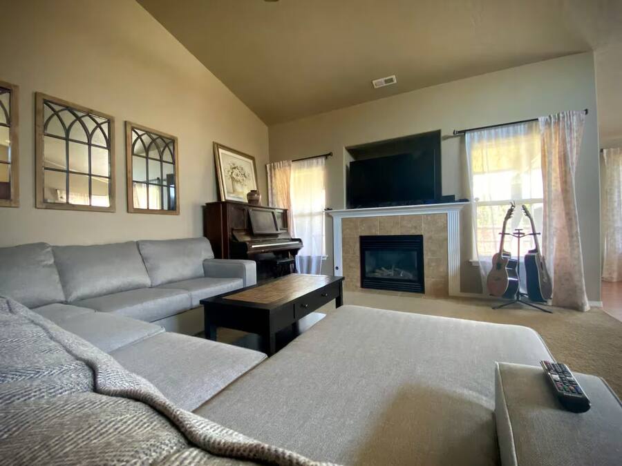 Bumblebee Suite, photo 13 of 15