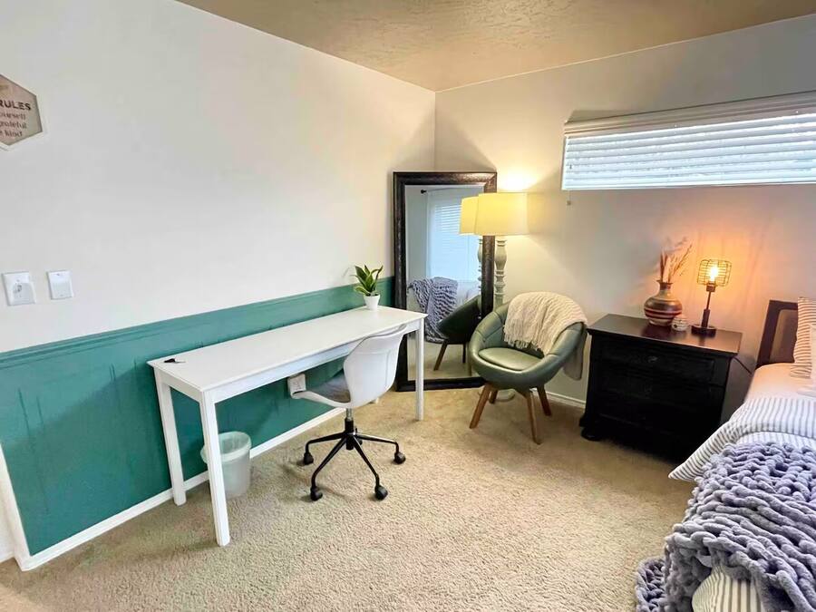 Bumblebee Suite, photo 3 of 15