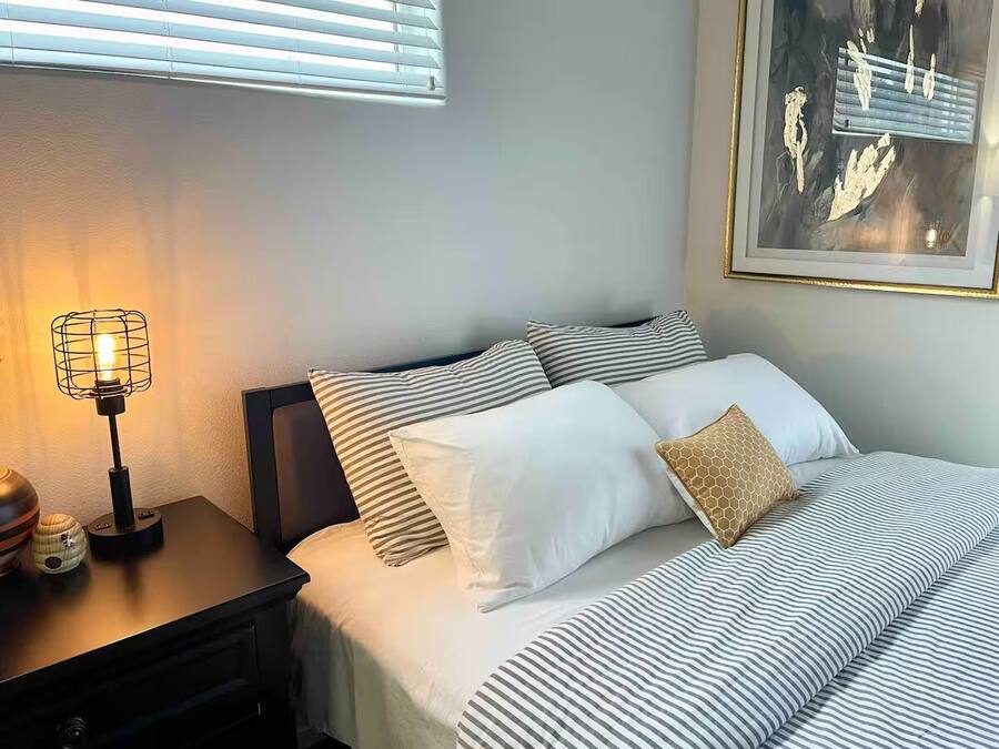 Bumblebee Suite, photo 7 of 15