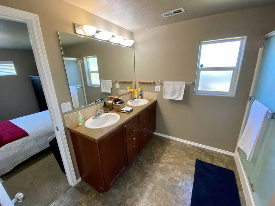 Bumblebee Suite, photo 9 of 15