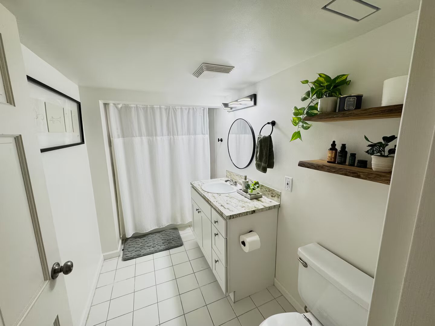 University District - Private Apartment, photo 15 of 20
