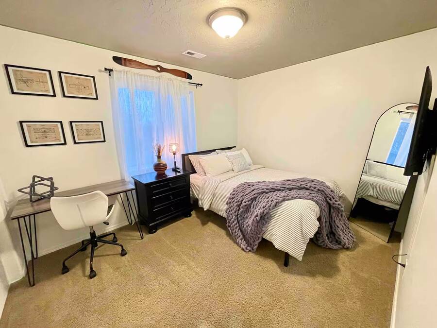 Aviator's Alcove, photo 5 of 11